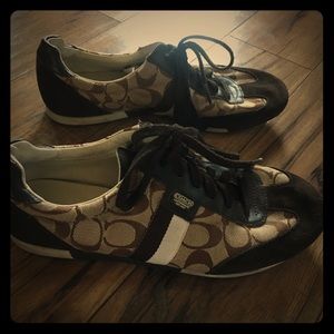 9.5 Coach shoes